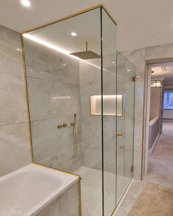 6 Foxmead Close - Wet Rooms - Clear Partitions