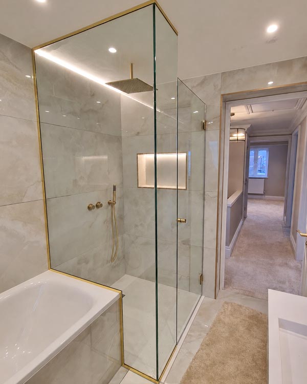 6 Foxmead Close - Wet Rooms - Clear Partitions