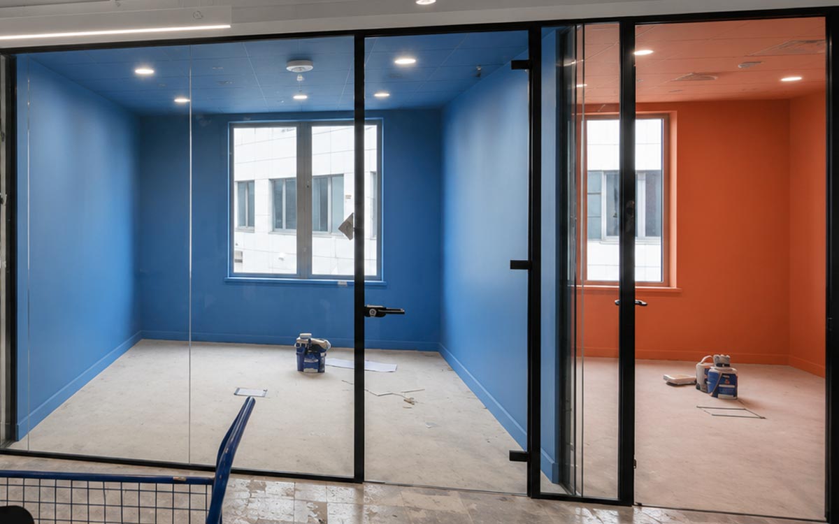 Easy Jet Woodhouse - Single Glazed Partitions - Clear Partitions