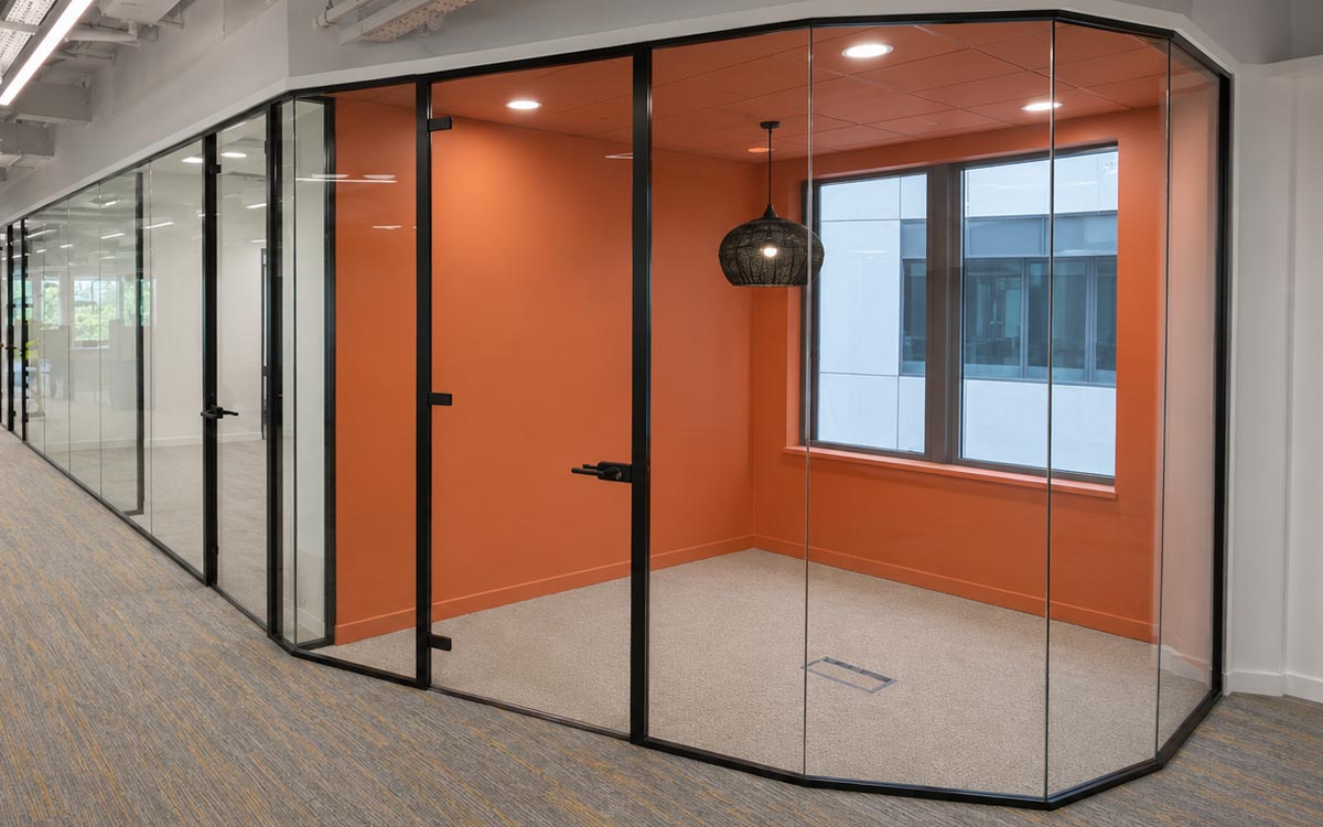 Easy Jet Woodhouse - Single Glazed Partitions - Clear Partitions