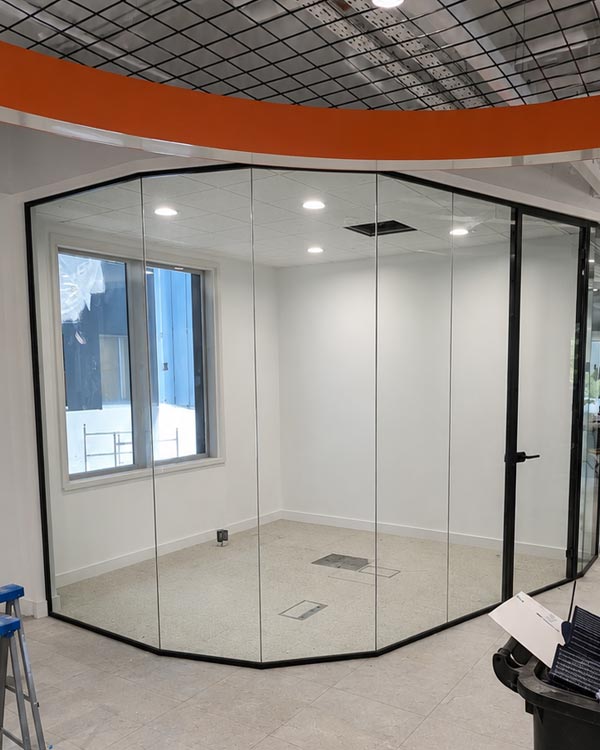 Easy Jet Woodhouse - Single Glazed Partitions - Clear Partitions