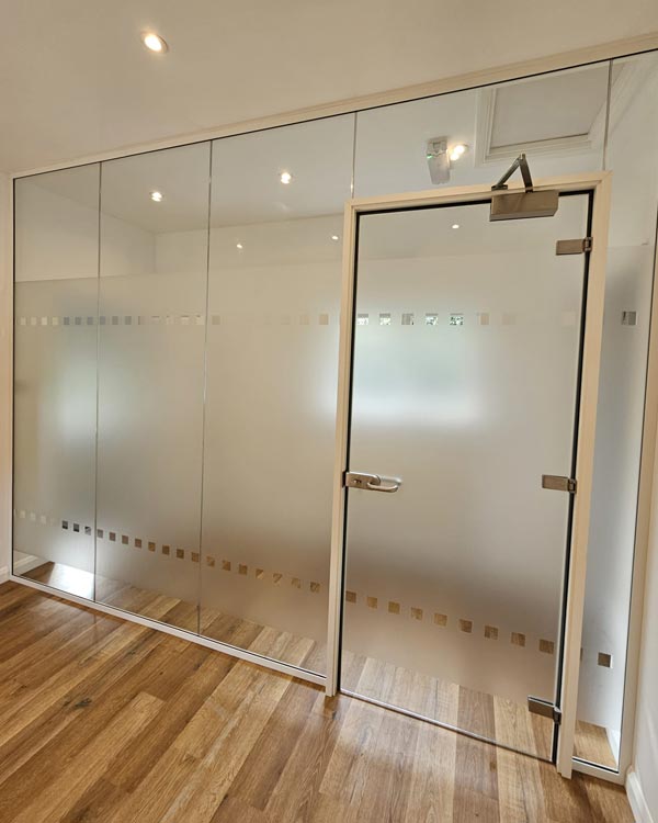 Partition Manifestations - London - Clear Partitions