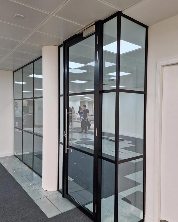 Retail Partition Systems - London - Clear Partitions