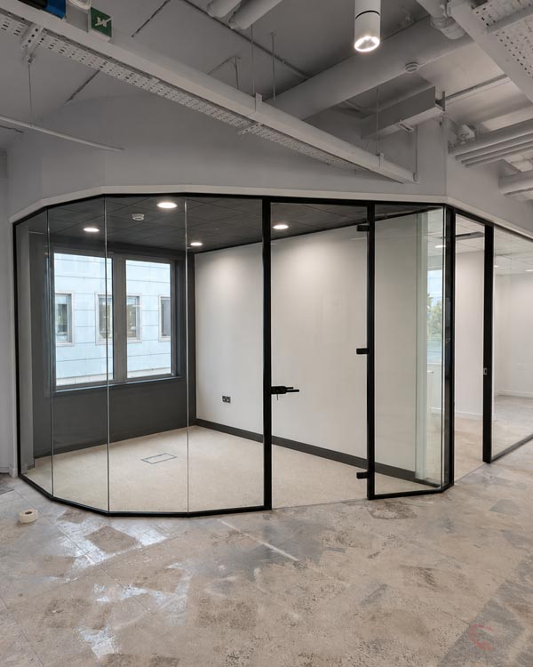 Showroom Glass Partitions - London - Clear Partitions