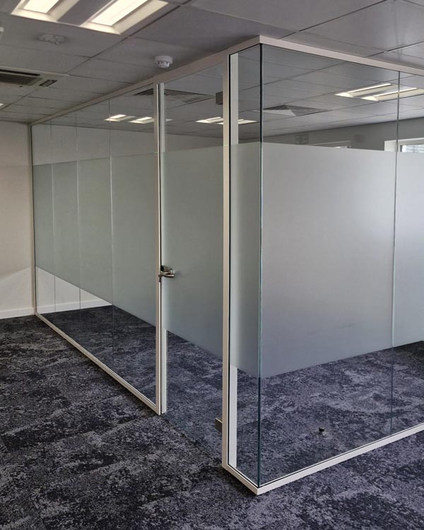 Treatment Room Partitions - London - Clear Partitions